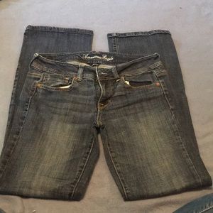 AMERICAN EAGLE ORIGINAL BOOT CUT JEAN SIZE 4